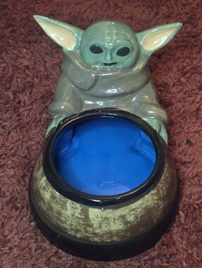 EUC Star Wars Grogu The Child "The Force" Ceramic Planter - Joseph Enterprises